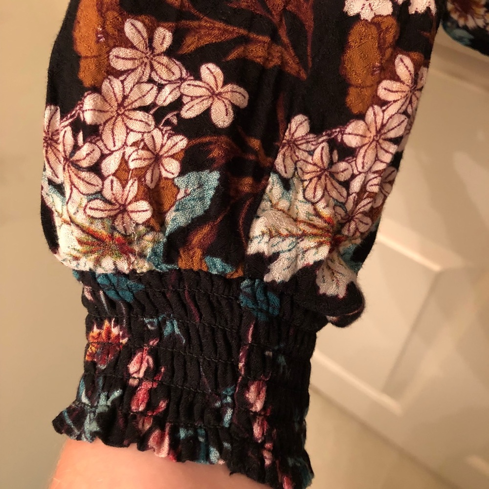 Long sleeve floral lace up front shirt - Picture 4 of 4